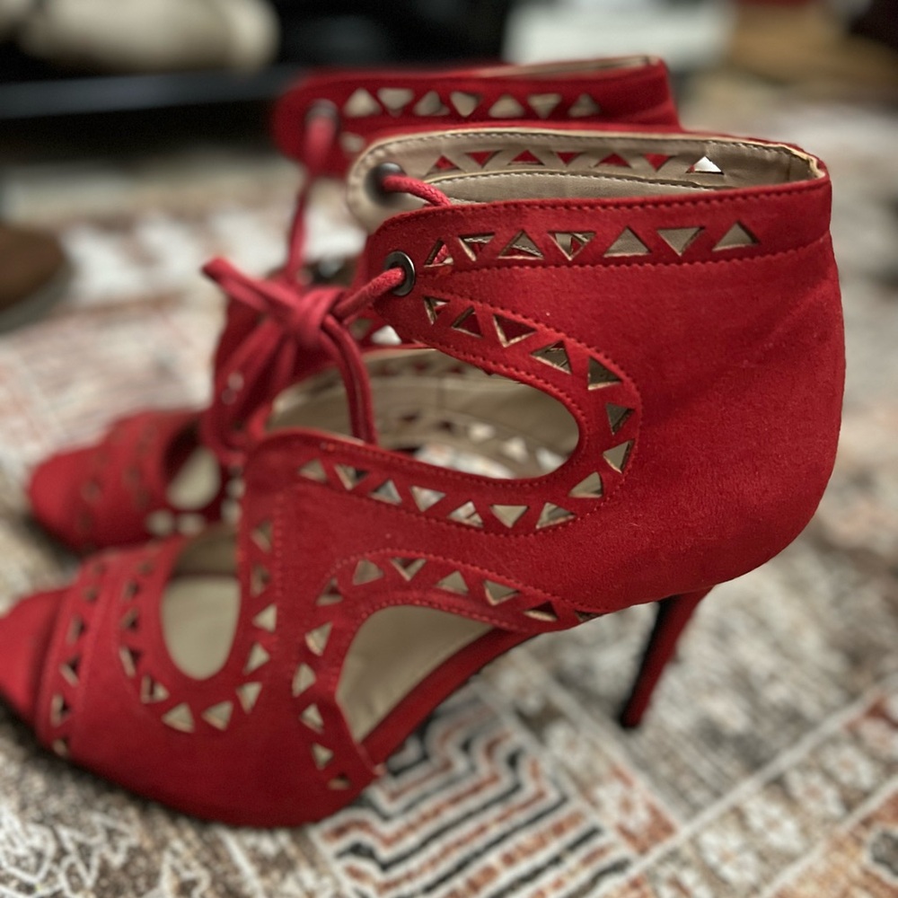 Red Heels - Picture 3 of 5